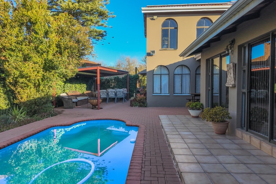 6 Bedroom Property for Sale in Heuwelsig Free State